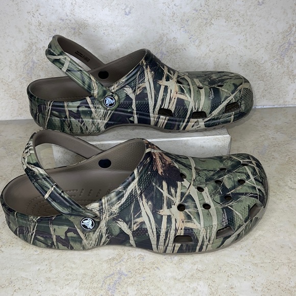 max 4 camo crocs